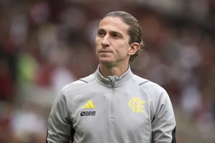 Filipe Luis Tantang Chelsea